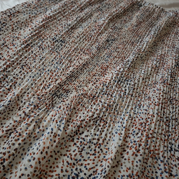 Banana Republic medium polka skirt - Picture 3 of 5